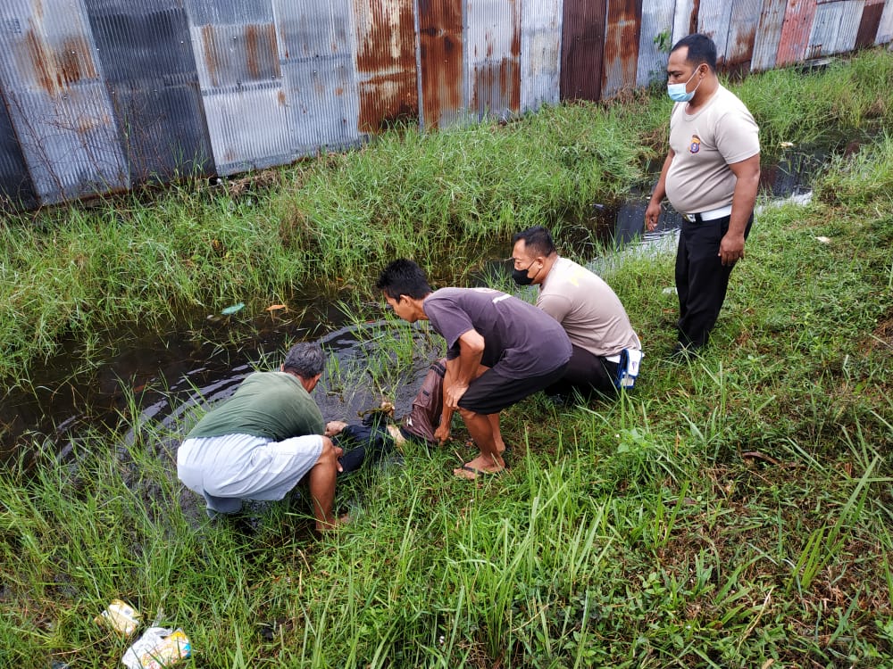 Heboh! Mayat Pria di Parit Jalan Mahir Mahar, Diduga Korban Tabrak Lari 